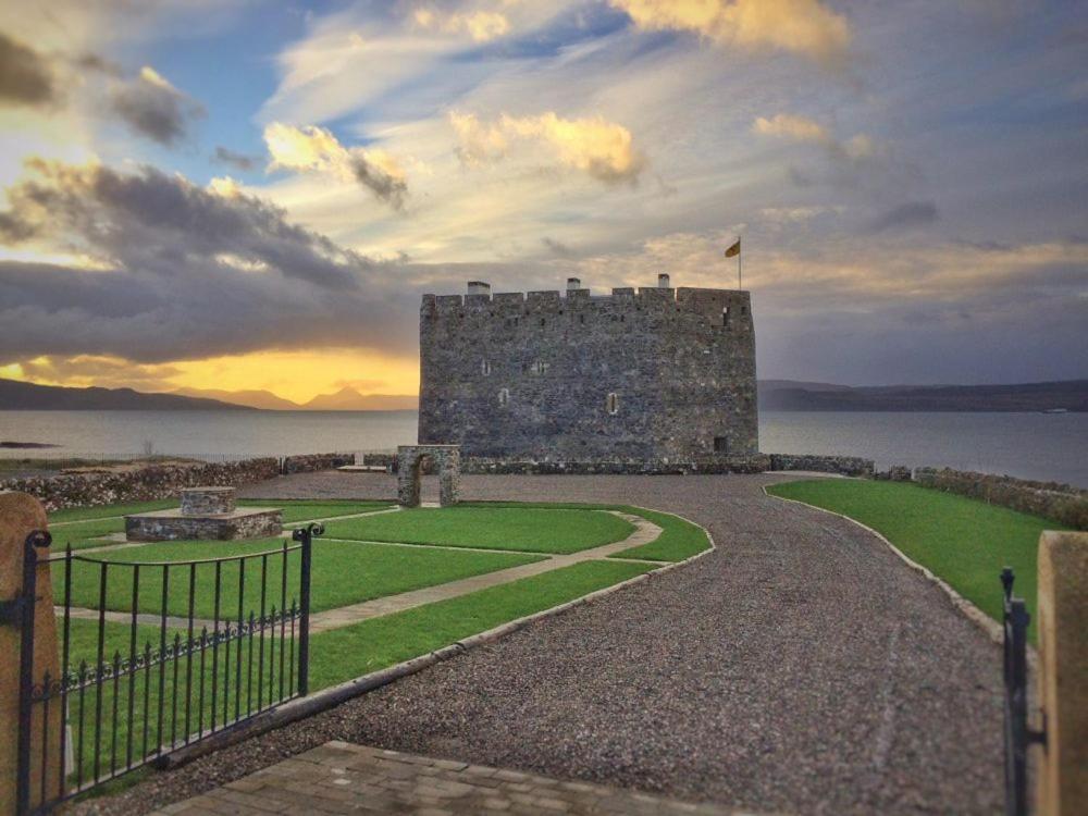 Mingary Castle - Restaurant With Rooms Kilchoan Bagian luar foto